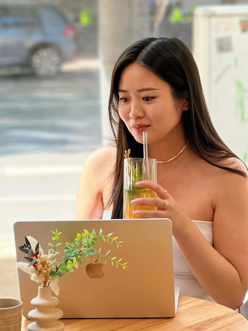 Gründering Tu Nghi trinkt Daily Bucha